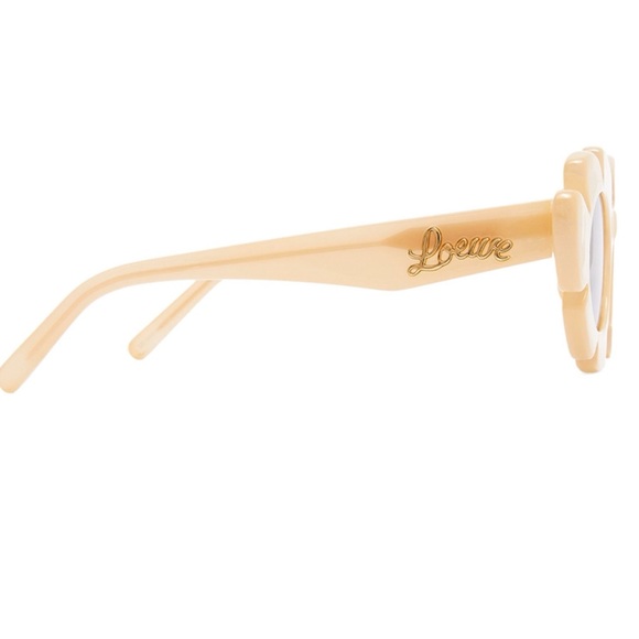 Loewe Paula Ibiza Flower
Shaped Sunglasses In Beige Endource New In Case… - Picture 6 of 14